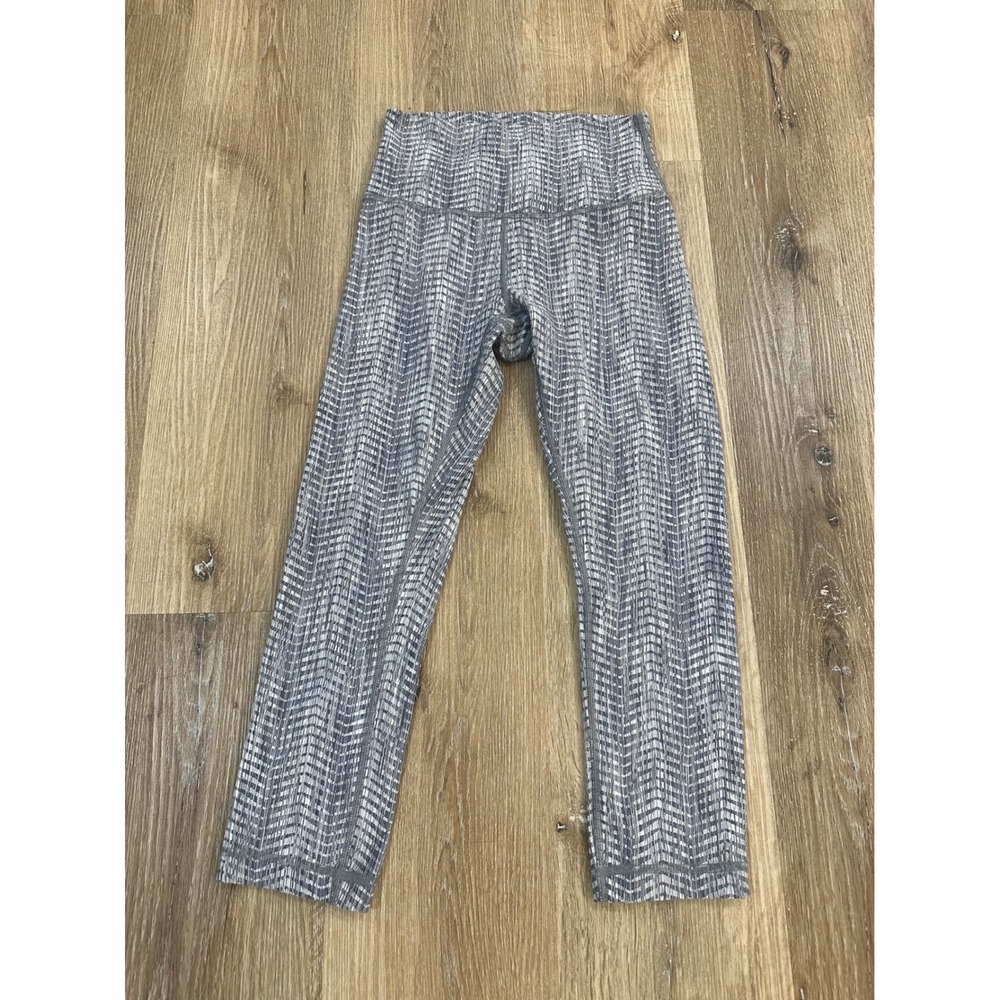 Lululemon Wunder‎ Under High-Rise Crop Grey Geometric Chevron Leggings Size 4